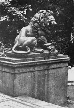 Löwe vor dem Ohlendorff'schen Palais